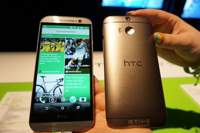 Компания HTC планирует выпуск новой версии смартфона из пластика