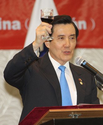 Президент КР прибыл в Панаму