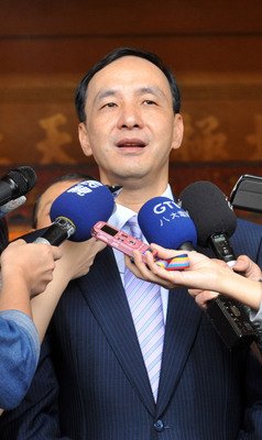 Мэр Нового Тайбэя вновь заявил, что не намерен баллотироваться в президенты