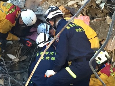 Число погибших в землетрясении на юге Тайваня достигло 96 человек