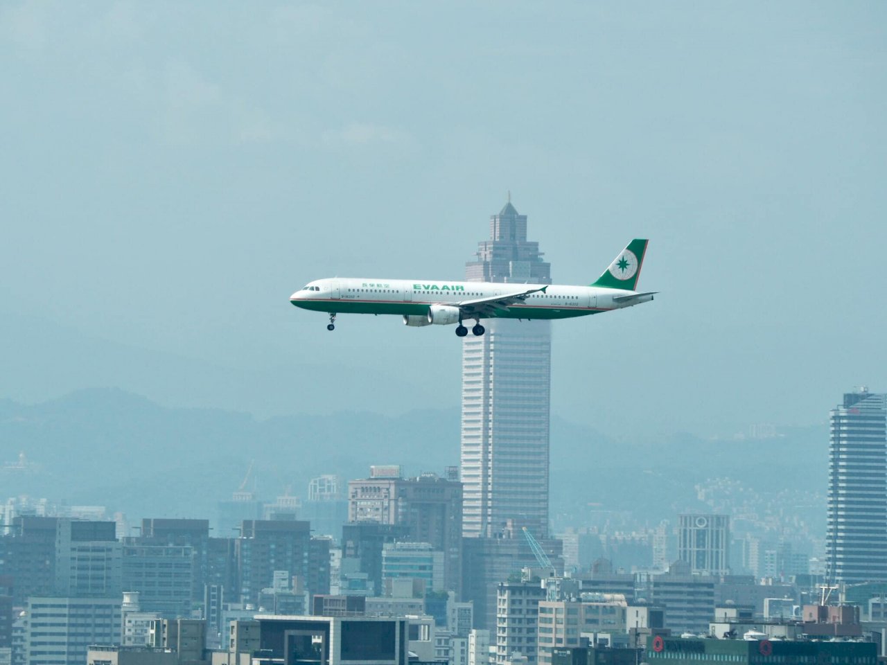 Тайваньская авиакомпания EVA Air – восьмая в списке лучших в мире