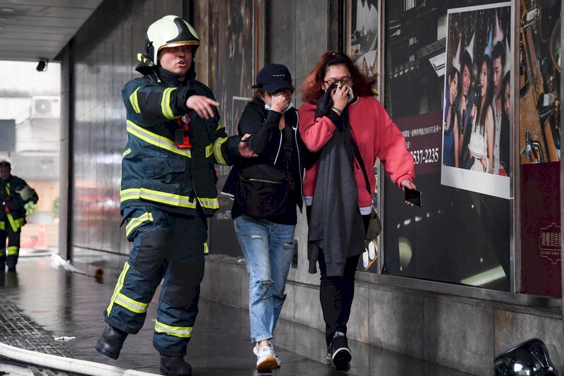 Пятеро погибли, двое в критическом состоянии в результате пожара в центре Тайбэя