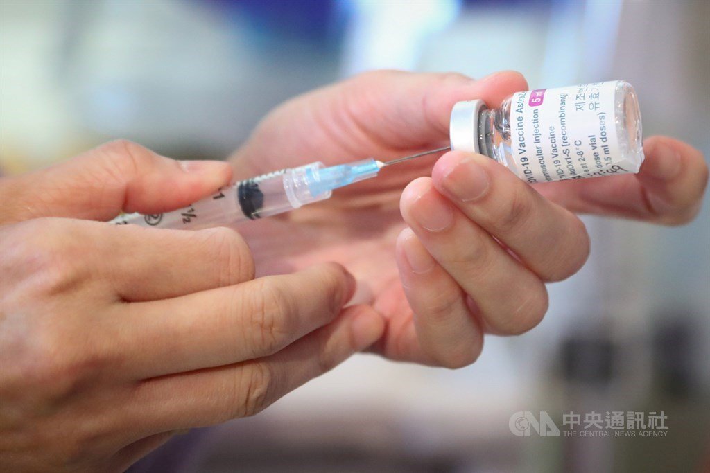 Более 20 000 жителей Тайваня привились вакциной AstraZeneca