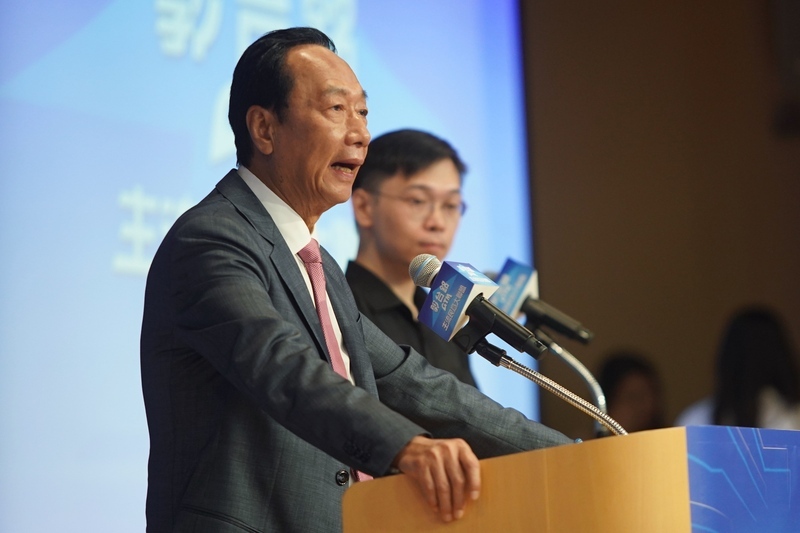Глава корпорации Foxconn объявил об участии в президентских выборах