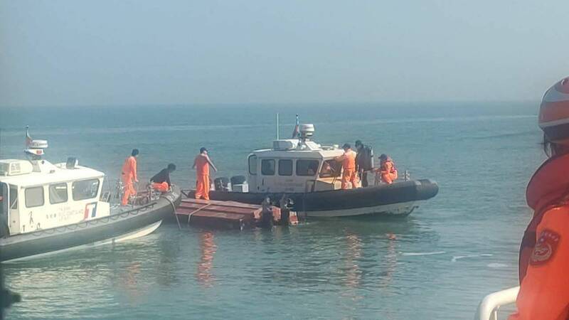 Китайский катер перевернулся в водах у островов Цзиньмэнь; двое погибли