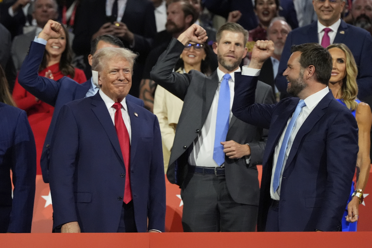 Трамп предложил Тайваню платить за защиту от Китая
